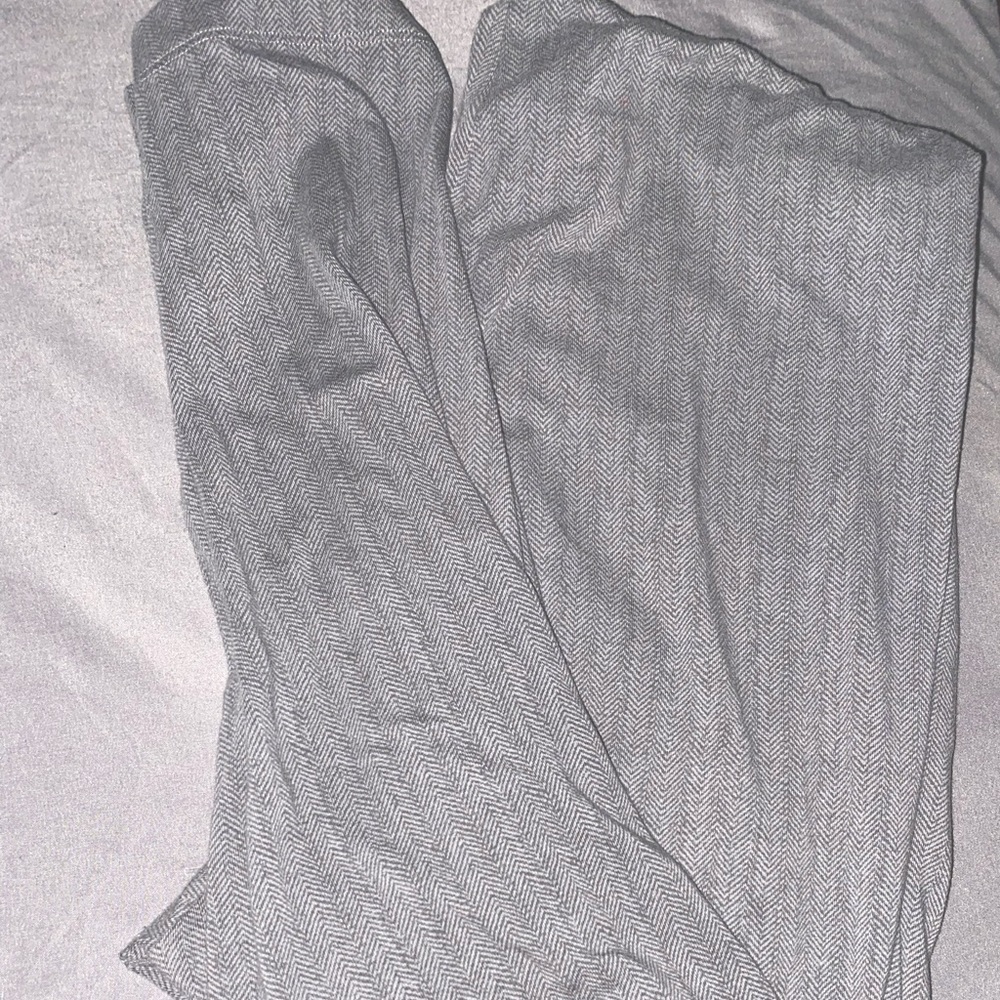 Old Navy Grey patterned leggings worn once
